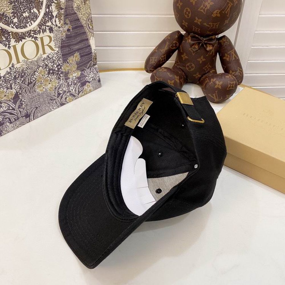 Bv*b*rry Hat